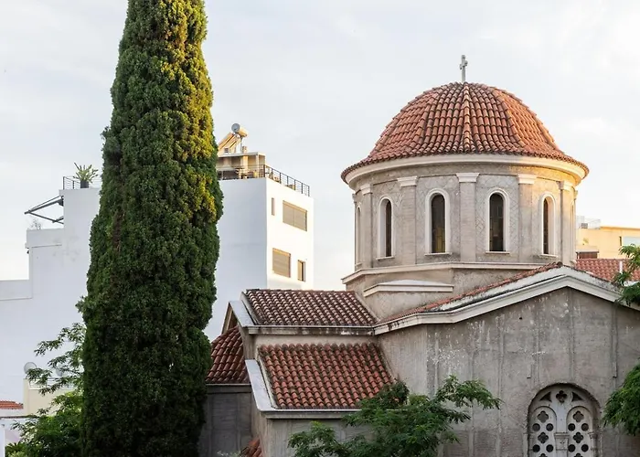 Little Paradise In With A Church View